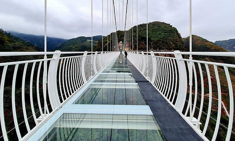 طرح توجیهی احداث پل معلق شیشه ای