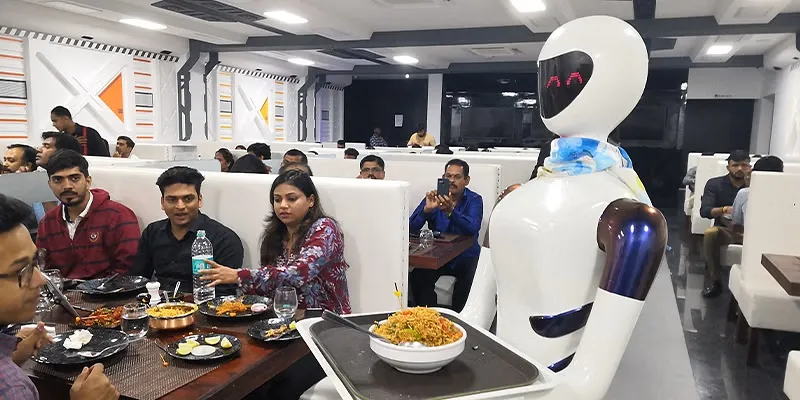 مجوز رستوران رباتیک