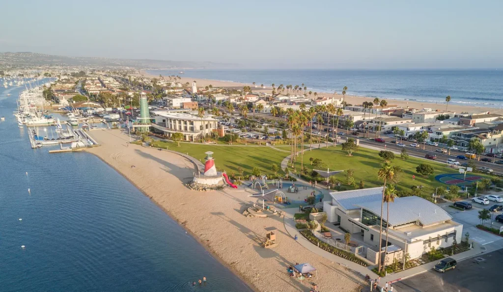 طرح توجیهی مجموعه ورزشی و گردشگری دریایی ساحل مارینا پارک (۲)